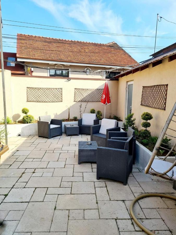 Laci Lak Premium Apartment Oradea Exterior photo